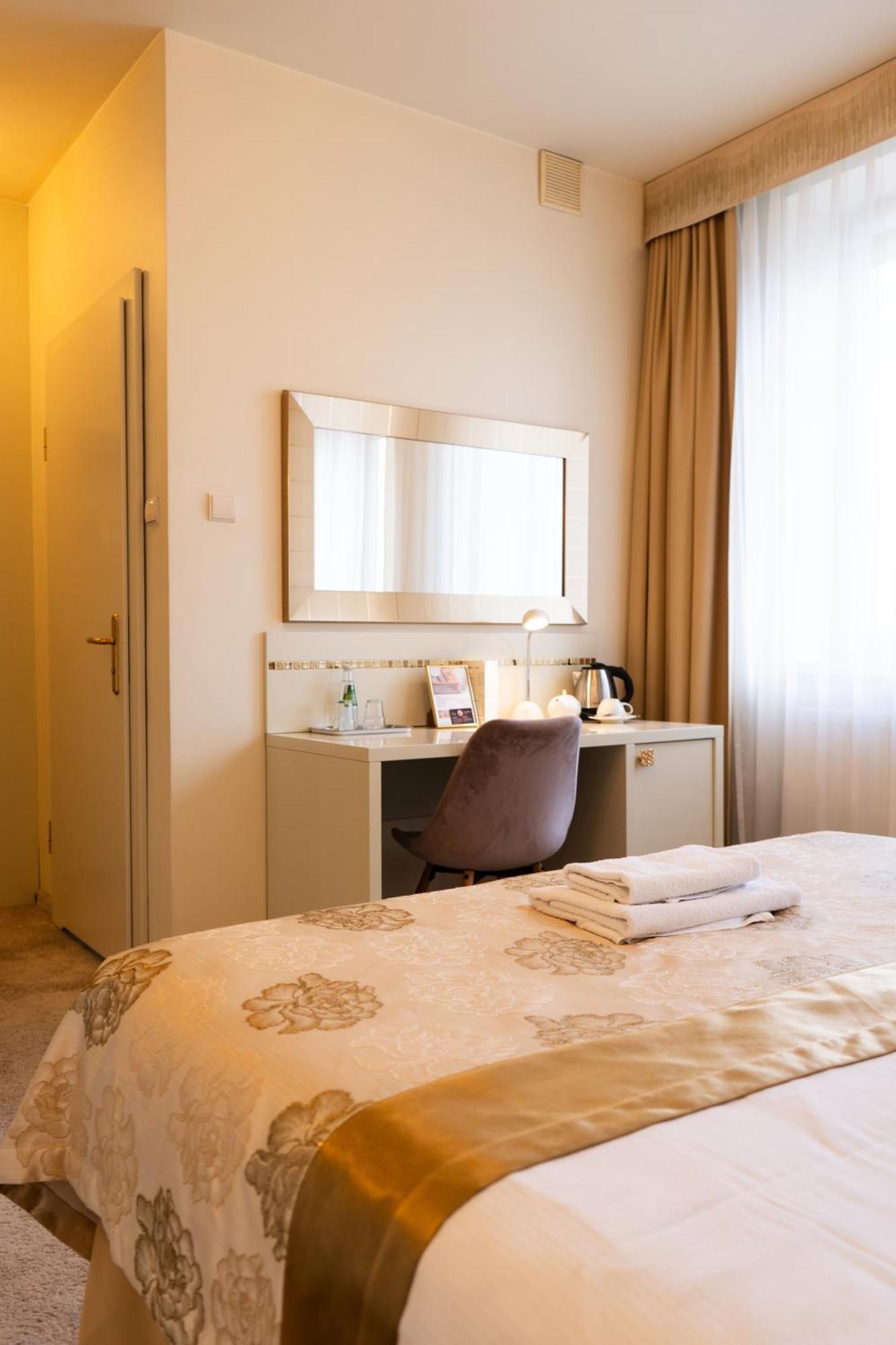 Hotel Court Wellness&Spa Kędzierzyn-Koźle Eksteriør bilde